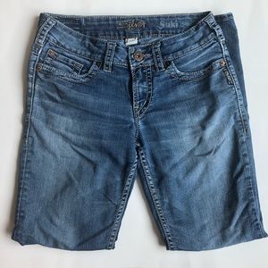 Silver Suki Straight Medium Wash Jeans Size 28